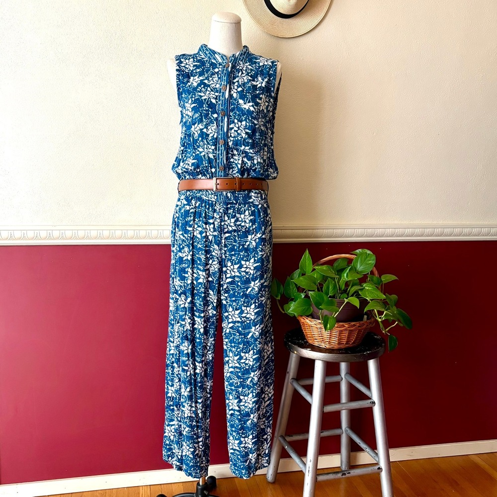 Soft Surroundings Nahla Jumpsuit Blu White Floral Batik Print PM Pockets Cropped